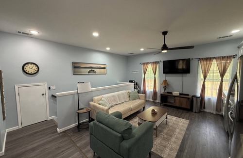 Garden City Apartment | Charming 3-bedroom Guest Suite with WiFi and AC in Savannah GA