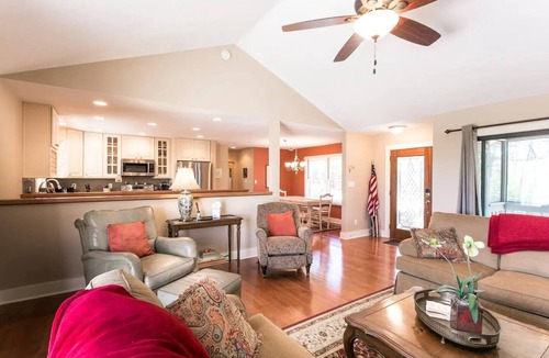 Lake Toxaway House | Charming 3-bedroom 3-bath house just 3 minutes from the Greystone Inn.