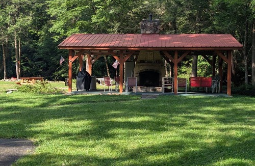 Summersville House | Charming 4-bedroom modular home in Summersville, WV with private creek access.