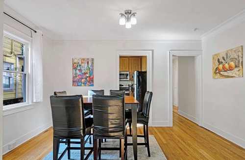 Stevens Condo | Charming and Spacious Seattle 3B3B Townhome