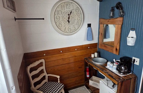 Lebanon Cabin | Charming Boutique Farm Stay Near Nashville – Cozy Horse Stall Suite