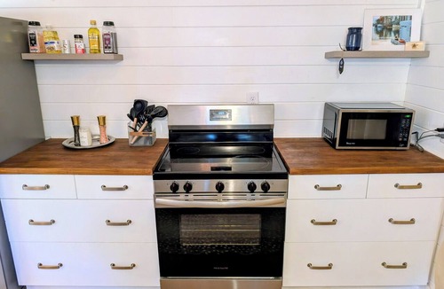 Lakemont House | Charming Cabin in NEGA Mtns Lakemont,GA - Pet Friendly!