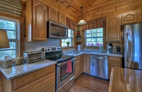 Cherry Log Cabin | Charming Cherry Log Cabin Retreat — Cozy, Peaceful & Close to Blue Ridge