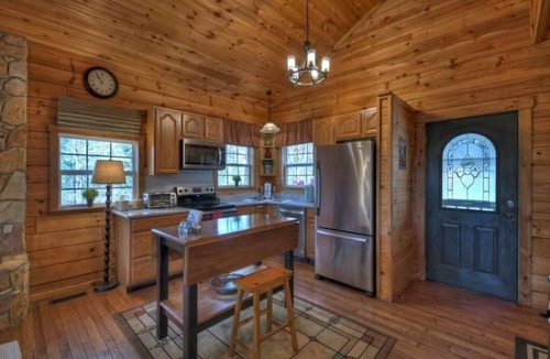 Cherry Log Cabin | Charming Cherry Log Cabin Retreat — Cozy, Peaceful & Close to Blue Ridge