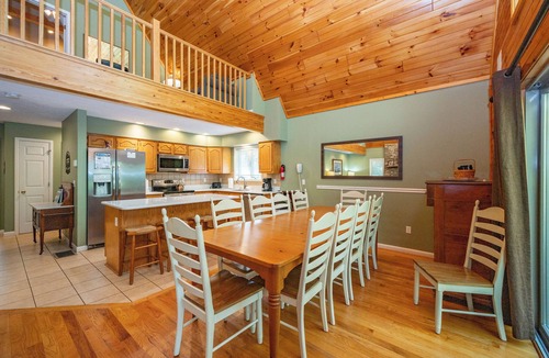 Swanton House | Charming Dog Friendly Cabin w/Hot Tub & Fire Pit
