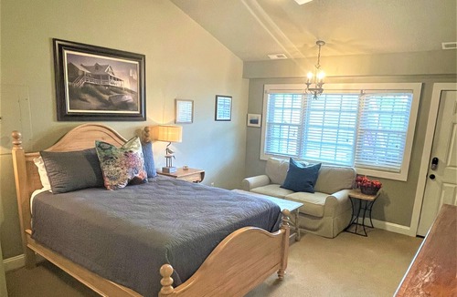 Swansboro Apartment | Charming Downtown 1-Bedroom Suite | Walk to Everything