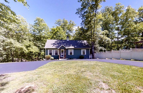 Sharps Chapel Cabin | Charming Lakefront Home, Sleep 12
