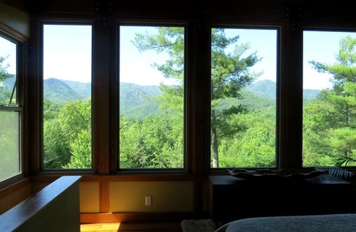 Bryson City Cabin | Charming Mountain Cabin Perfect for the Whole Family near Nantahala National Forest, NC
