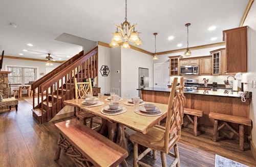 Banner Elk Cabin | Charming Townhome Near Grandfather Mountain