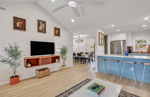 Russellville House | Charming Waterfront Home w/Lake Access - Pet Friendly