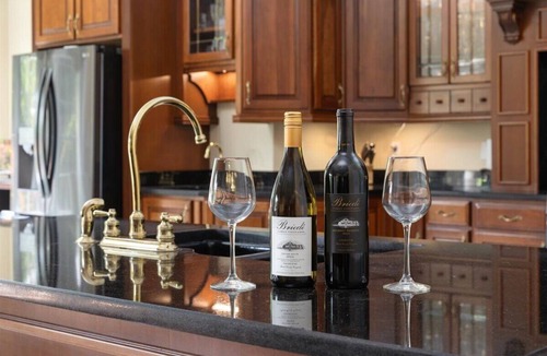 Ridgeway House | Chateau Briede Luxury Wine Country Retreat