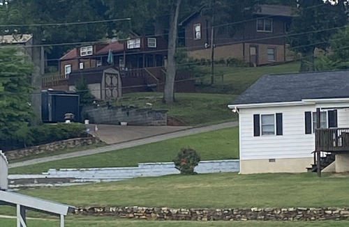 Bean Station Cabin | Cherokee Lake view by Gilmore Dock 1 hour from Gatlinburg