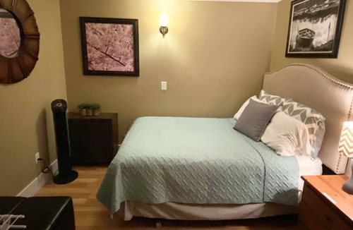 Bean Station House | Cherokee Lakefront Cottage Dock, Firepit, Hammock-Sleeps 4