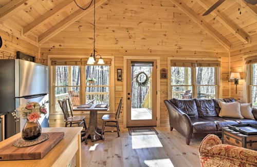 Cherry Log Cabin | Cherry Log Couple’s Cabin Near Hiking & Waterfalls