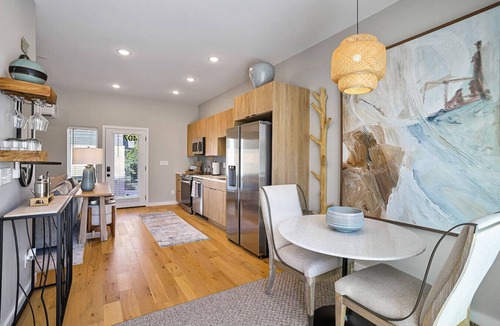 Knoxville Villa | Chic Knoxville Townhouse w/Rooftop Views
