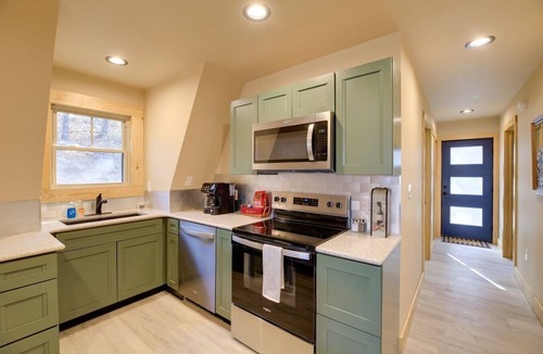 Wytheville Cabin | Chimney Rock Chalet w Mountain Views Near Main St