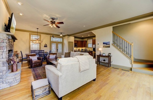 Big Canoe House | Chipmunk Crossing - Mountain View, Fireside Chats, Hot Tub, Golf, Trails & Lakes