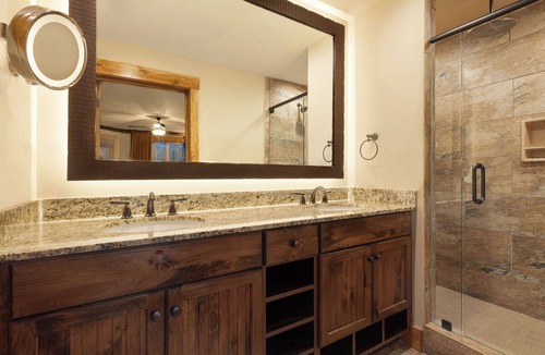 Gatlinburg Resort | Christmas Resort with 4 bedrooms and AC in beautiful Gatlinburg