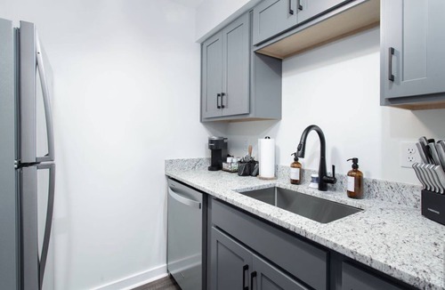 North Capitol Condo | City Condo with Outdoor Pool Near Broadway