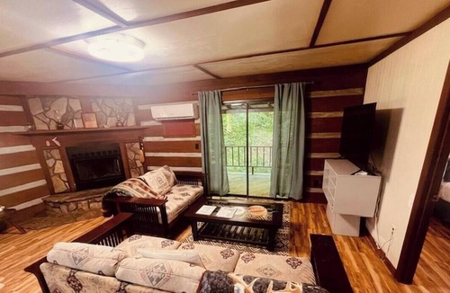 Cherokee Cabin | CLEAN fisherman cabin min to town