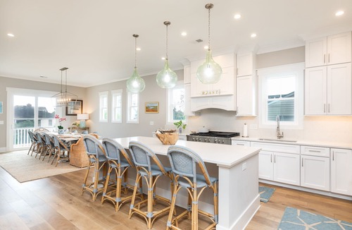 Isle of Palms House | CLOSE TO CHARLESTON/ROOFTOP/LUXURY AMENTIES/POOL/OCEAN VIEW/FANTASTIC FALL RATES