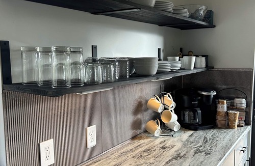 Pineola House | Close to Grandfather mtn, pool, golf, pickleball, hiking and tennis! Sleeps 12
