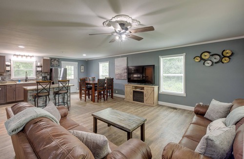 Bryant House | Close to Nickajack Lake! Serene Retreat w/Hot Tub