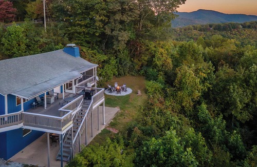 Franklin Cabin | Come enjoy the summer mountain air of Franklin, NC! Welcome to Traces of Heaven.