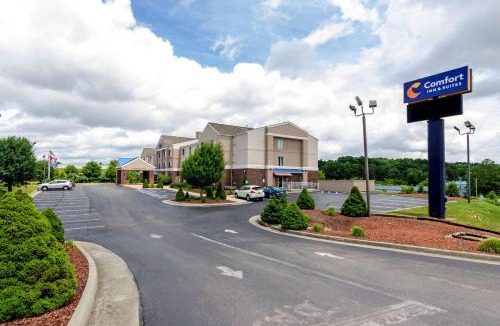 Hillsville Hotel | Comfort Inn & Suites Hillsville I-77