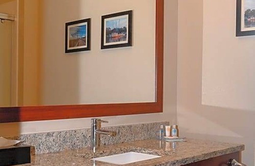 Charleston Hotel | Comfort Inn & Suites Patriots Point