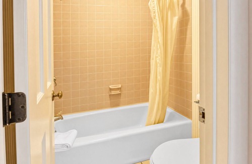 Lewisburg Hotel | Comfortable Pet-Friendly Hotel Units | Close to Lewisburg Attractions | 3 Units