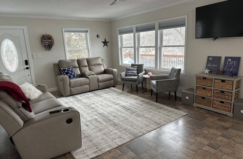 Roach House | Comfy lake view home, sleeps 12+. Lake access, great for teams & large families.