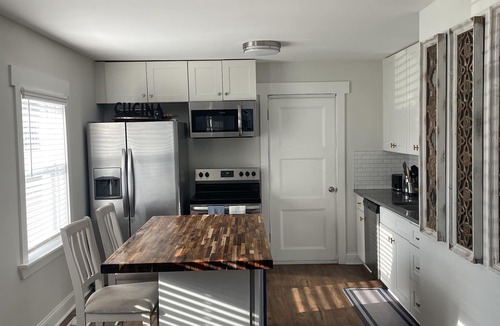 Woodbine House | Comfy Living in Nashville