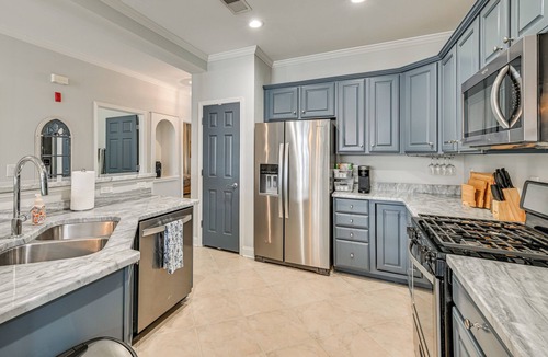 Mount Mourne Condo | Condo w/Deck: Waterfront Lake Norman Retreat!