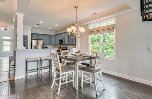 Mount Mourne Condo | Condo w/Deck: Waterfront Lake Norman Retreat!