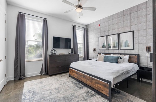 Midtown Condo | Contemporary 1BR Furnished Condo Near West End at The Lofts, Nashville