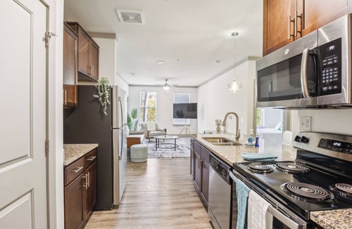 Farragut Apartment | Corporate 2Bd Apartment I Properties by Preston