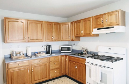 Georgetown Cottage | Cottage In Downtown Georgetown Within Walking Distance Of Shops and Restaurants