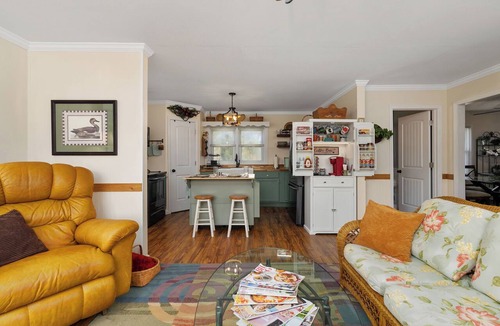 Tri-Cities House | Country Chic Family Retreat Near Boone Lake