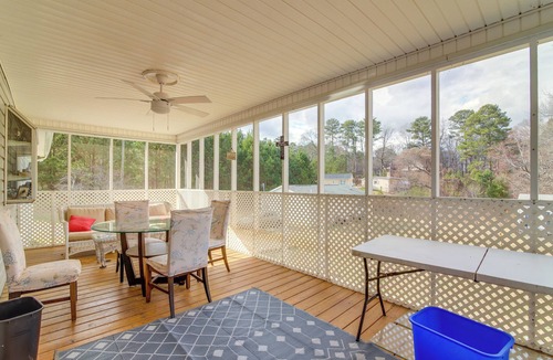 Suwanee Apartment | Country Living with Everything You Need Close By