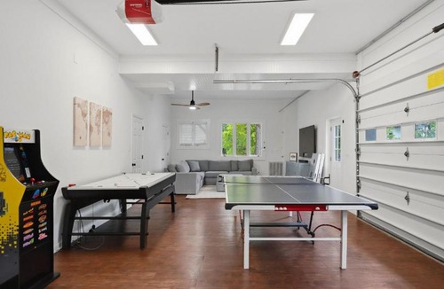 Mayhew House | Coves End by AvantStay