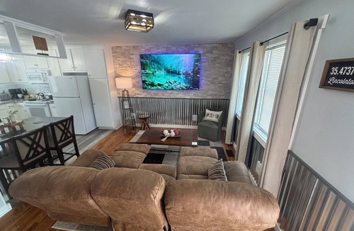 Lincolnton House | Cow Patch - Country Styling with Large Parking located in Town, EV Ready