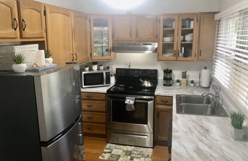 Abingdon House | Cozy 2 Bed 2 Bath minute from Va Creeper Trail Bristol Speedway Hard Rock
