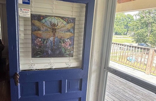 Alderson Cottage | Cozy 2-bedroom cottage on with AC in charming Alderson