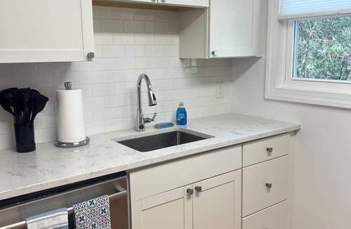 Charleston House | Cozy 2-bedroom duplex on James Island-Minutes from Downtown!