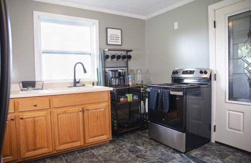Jamestown House | Cozy 2-bedroom house in Jamestown with AC, WiFi