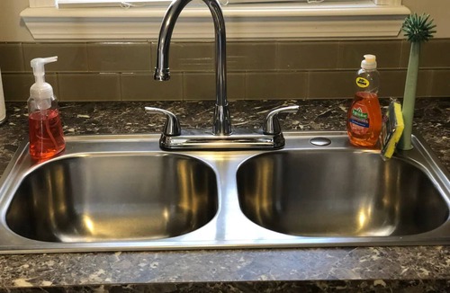 Candler Cabin | Cozy 3-bedroom cabin in welcoming Candler with WiFi, AC