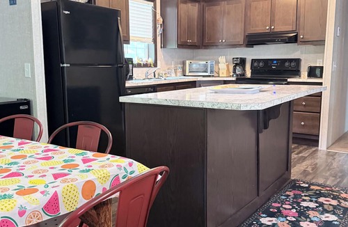 Westford House | Cozy 3-Bedroom Retreat with Hot Tub near Pymatuning Lake & Snodgrass Boat Launch