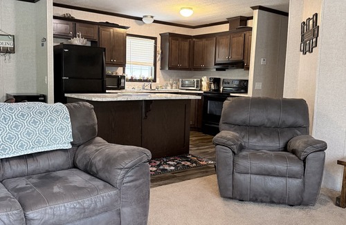 Westford House | Cozy 3-Bedroom Retreat with Hot Tub near Pymatuning Lake & Snodgrass Boat Launch