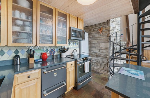 Marion Ski Chalet | Cozy A-frame w/amazing views, hot tub, game room, near Burnsvillle and Marion